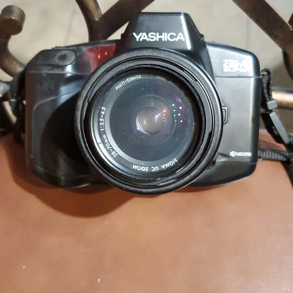 Yashica 230-AF 35mm Film Camera CS-240AF Flash Attachment Used Not Tested AS IS - Picture 3 of 7